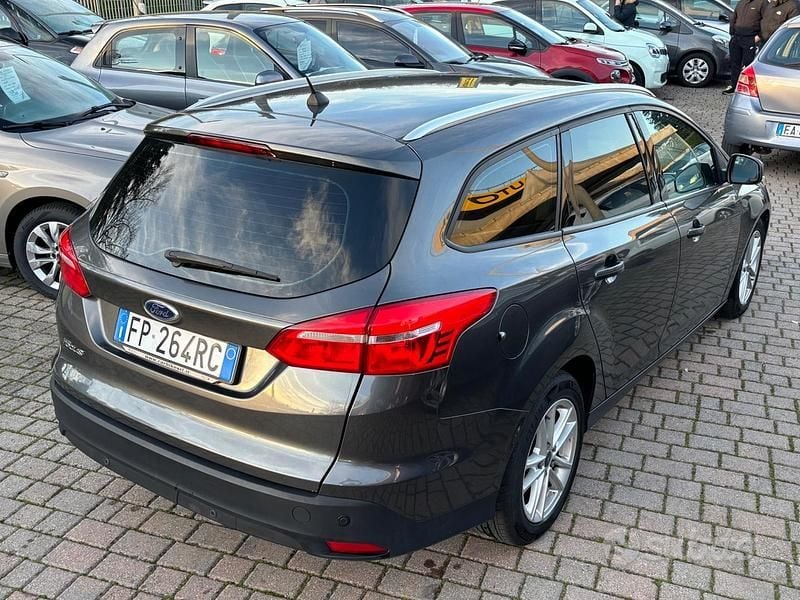 Usata Ford Focus S 120 CV (88 kW) 2018 Grigio Station wagon