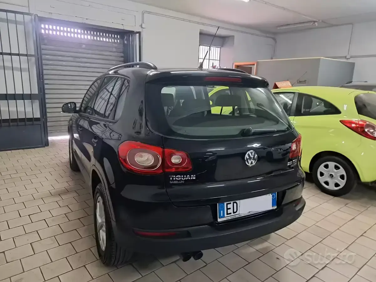 Usata VW Tiguan 140 CV (102 kW) 2010 Nero SUV