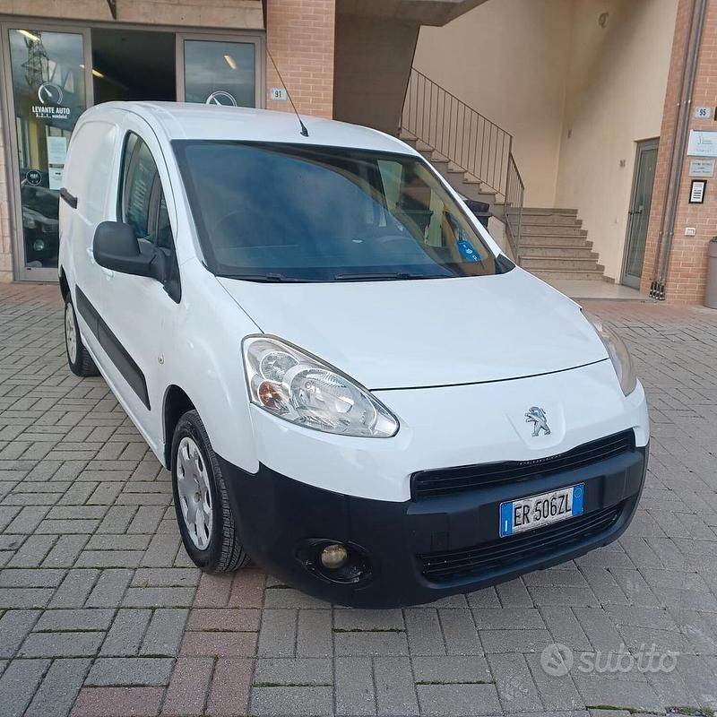 Usata Peugeot Partner 92 CV (67 kW) 2013 Bianco Monovolume