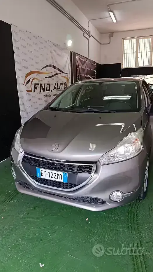 Usata Peugeot 208 Allure 82 CV (60 kW) 2013 Grigio Utilitaria