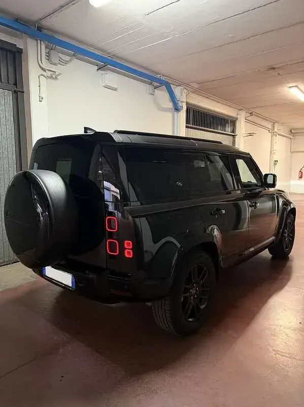 Usata Land Rover Defender SE 200 CV (147 kW) 2024 SUV