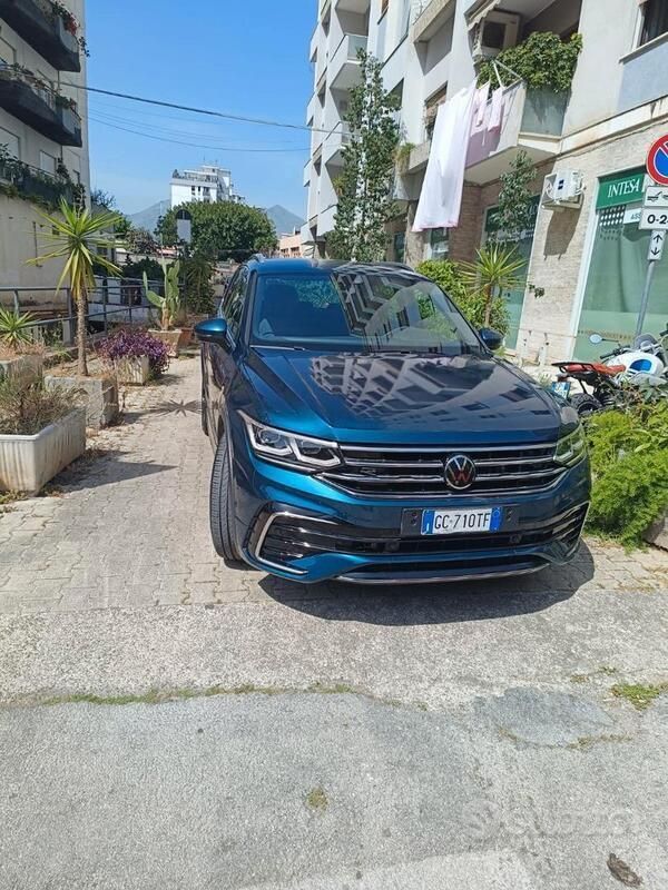 Usata VW Tiguan 200 CV (147 kW) 2021 Blu SUV