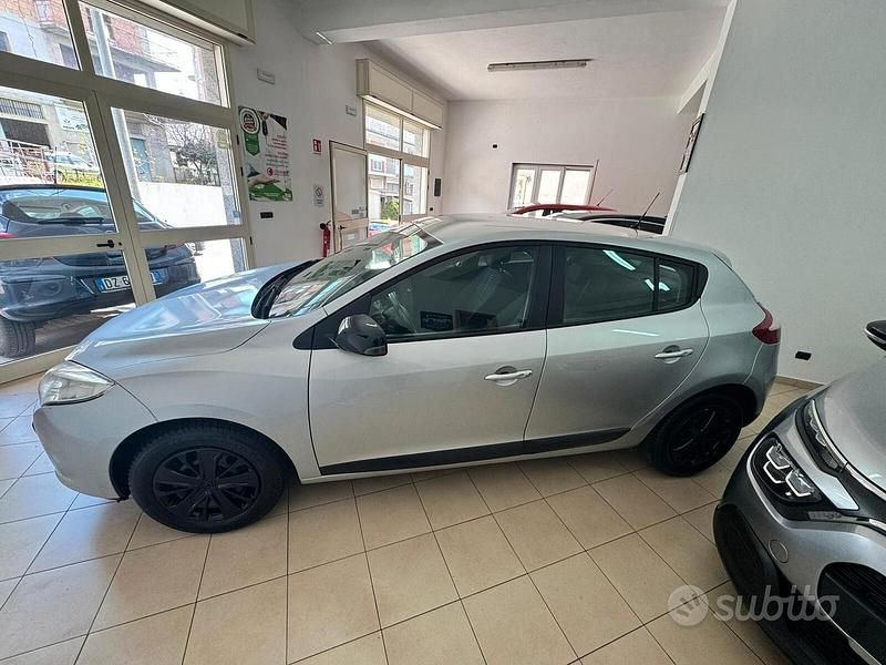 Usata Renault Mégane 90 CV (66 kW) 2009 Grigio Berlina