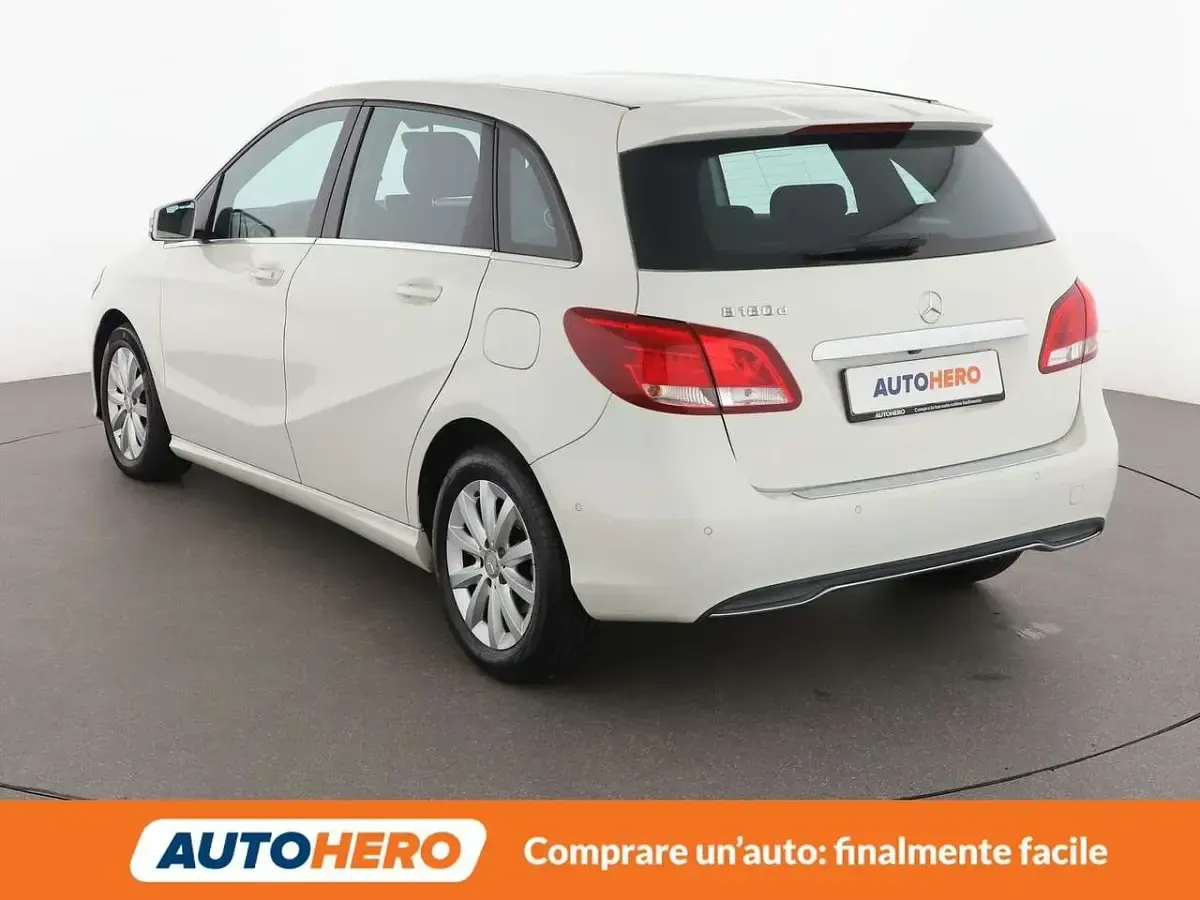 Usata Mercedes B180 Business 109 CV (80 kW) 2016 Bianco Monovolume