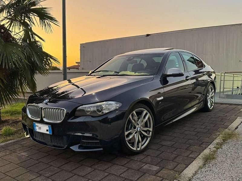 Blu/azzurro Usata 2014 BMW M550 Comfort Edition Tre volumi | 22.500 € - Immagine 1/4