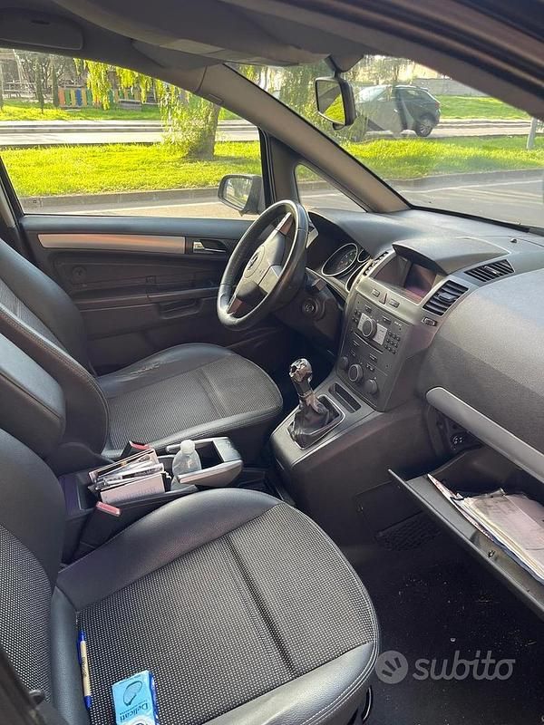 Occasion Opel Zafira 94 ch (69 kW) 2006 Noir Monospace
