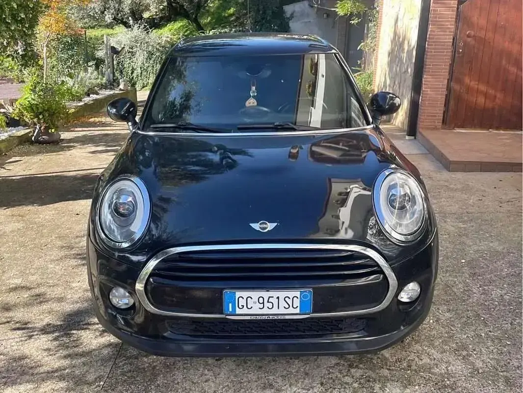 Usata Mini Cooper D Business 116 CV (85 kW) 2016 Nero Utilitaria