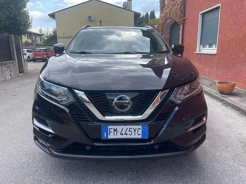 Usata Nissan Qashqai N-Connecta 110 CV (80 kW) 2017 Nero SUV