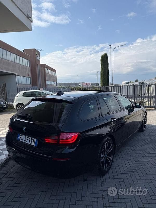 Usata BMW 520 Luxury Line 190 CV (139 kW) 2015 Nero Berlina