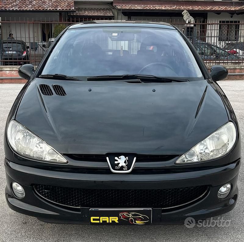 Usata Peugeot 206 68 CV (50 kW) 2001 Utilitaria