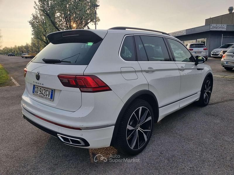 Usata VW Tiguan R-line 150 CV (110 kW) 2021 Bianco SUV