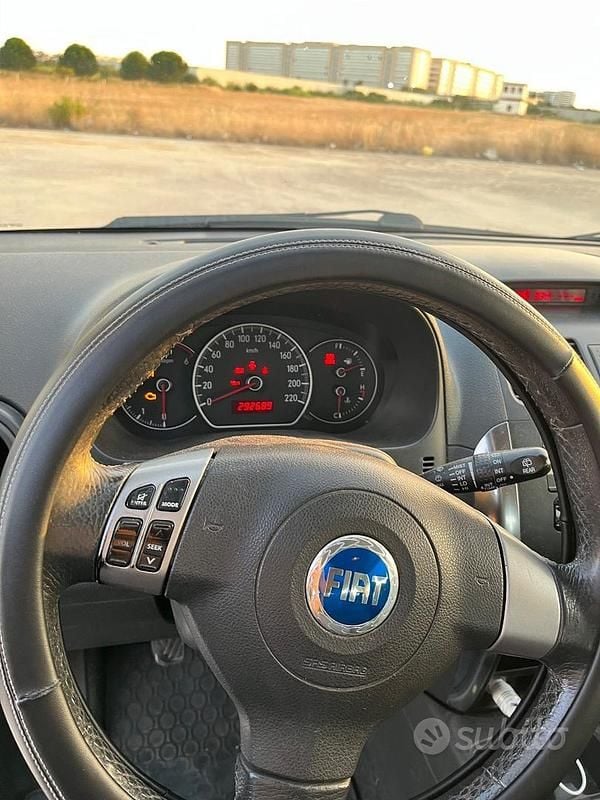 Usata Fiat Sedici 120 CV (88 kW) 2007 SUV
