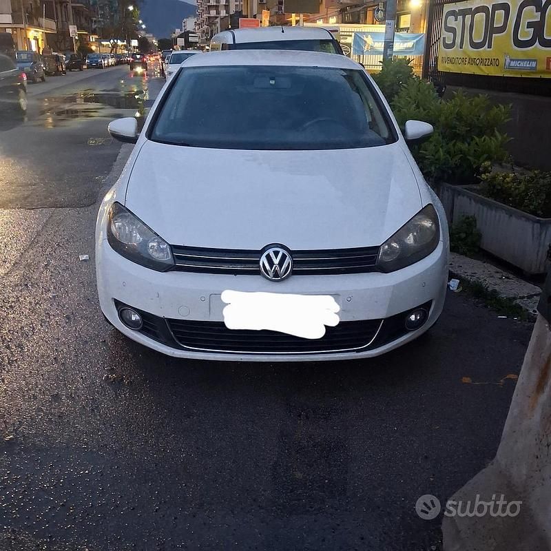 Usata VW Golf VI 122 CV (89 kW) 2010 Bianco Utilitaria