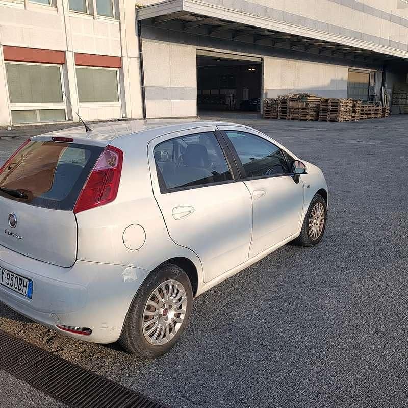 Usata Fiat Punto Easy 75 CV (55 kW) 2014 Utilitaria