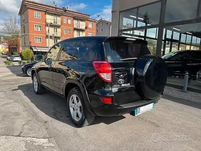 Usado Toyota RAV4 177 CV (130 kW) 2006 Negro SUV