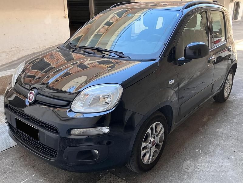 Usata Fiat Panda Lounge 69 CV (50 kW) 2020 Nero Utilitaria