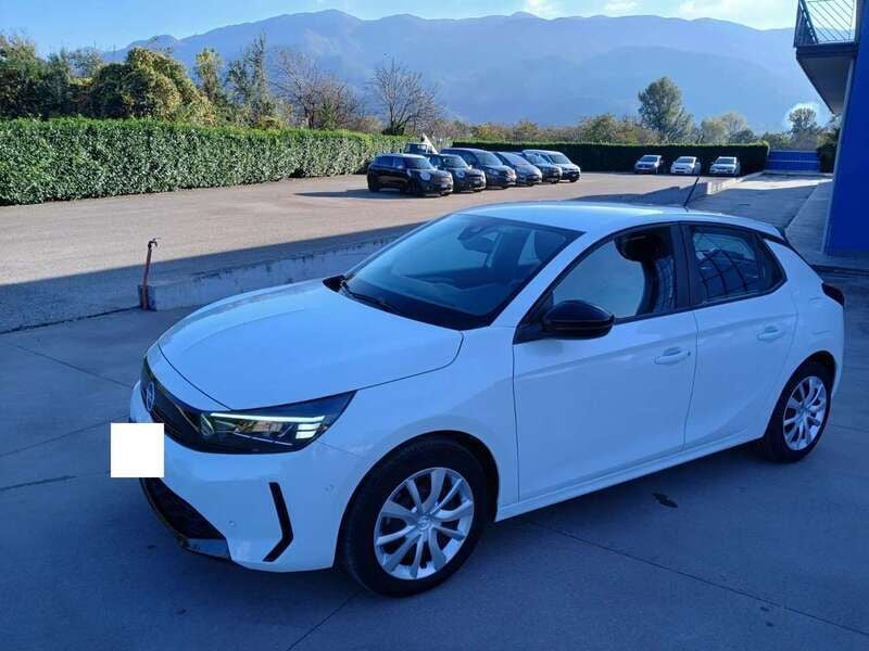 Usata Opel Corsa 75 CV (55 kW) 2024 Bianco Berlina