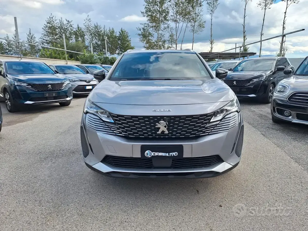 Usata Peugeot 5008 Allure 131 CV (96 kW) 2023 Grigio SUV