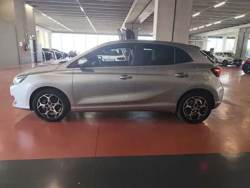 Usata MG MG3 Luxury 194 CV (142 kW) 2024 Argento Utilitaria