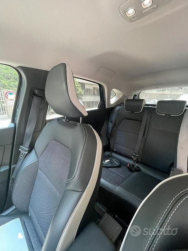 Usata Renault Captur Intens 143 CV (105 kW) 2021 SUV