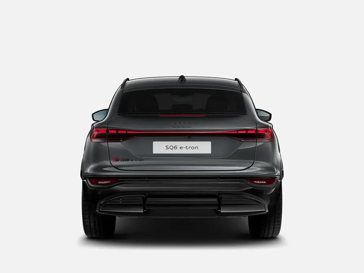 Nuova Audi SQ6 Sportback e-tron Comfort 119 kW (163 CV) 2027 Grigio daytona perla SUV