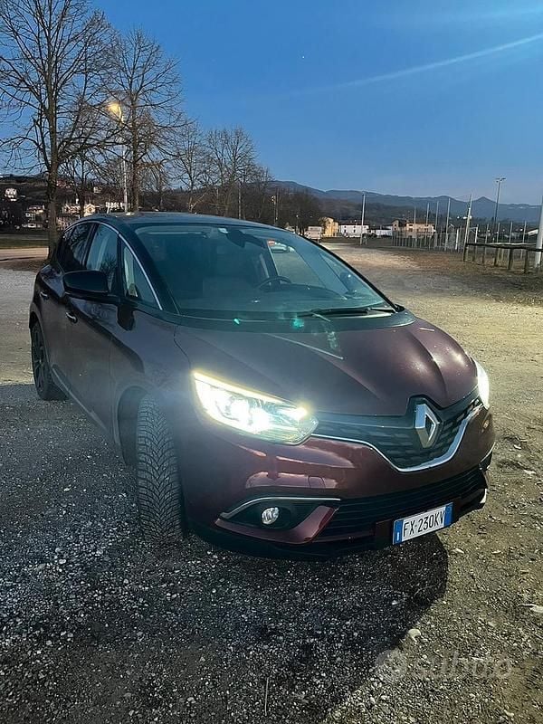 Usata Renault Scénic IV 120 CV (88 kW) 2019 Rosso Monovolume