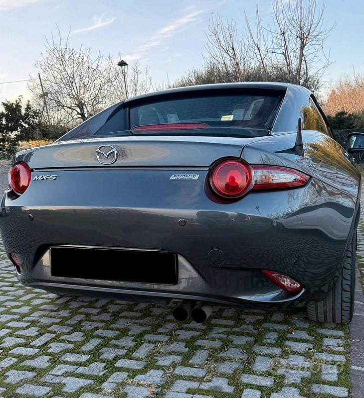 Usata Mazda MX5 Inclusive 160 CV (117 kW) 2017 Grigio Cabrio