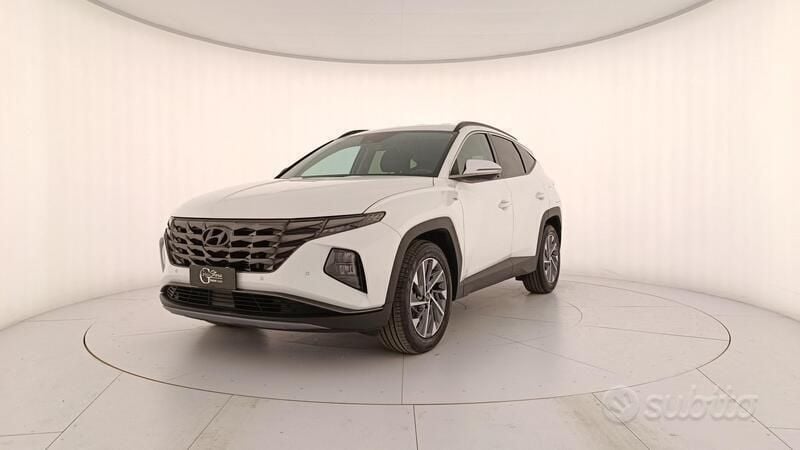 Bianco Usata 2022 Hyundai Tucson SUV | 23.600 € (Buon prezzo) - Immagine 1/4