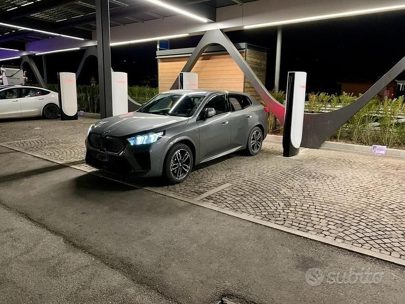 Usata BMW iX2 M Sport 279 kW (380 CV) 2024 Grigio SUV