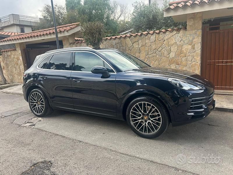Usata Porsche Cayenne Turbo 2018 Blu SUV
