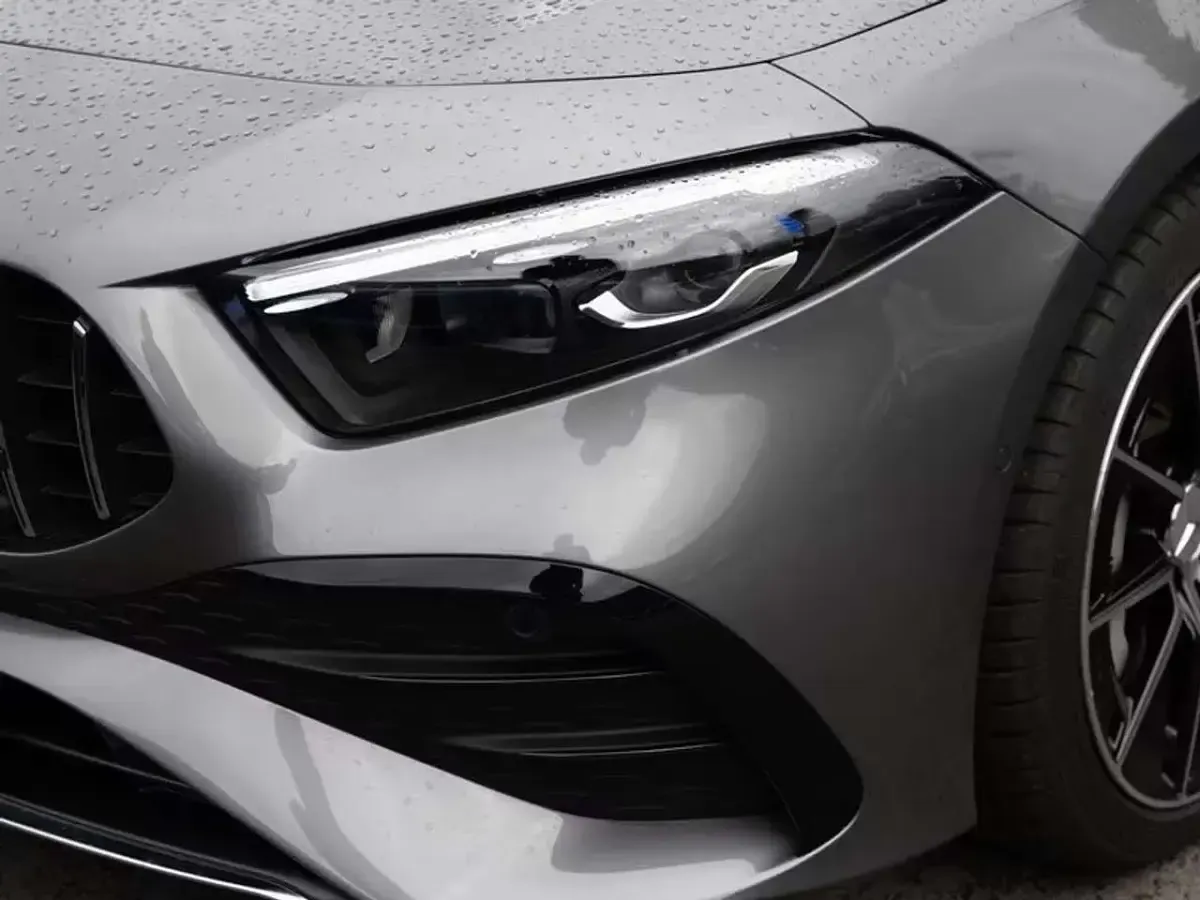 Usata Mercedes A35 AMG AMG 306 CV (225 kW) 2025 Graulack mountaingrau Berlina