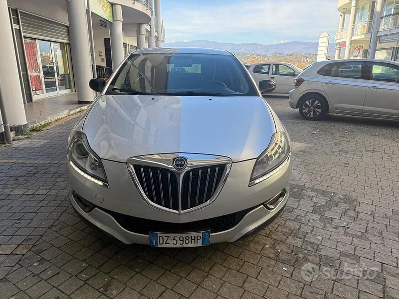 Usata Lancia Delta 120 CV (88 kW) 2009 Grigio Utilitaria