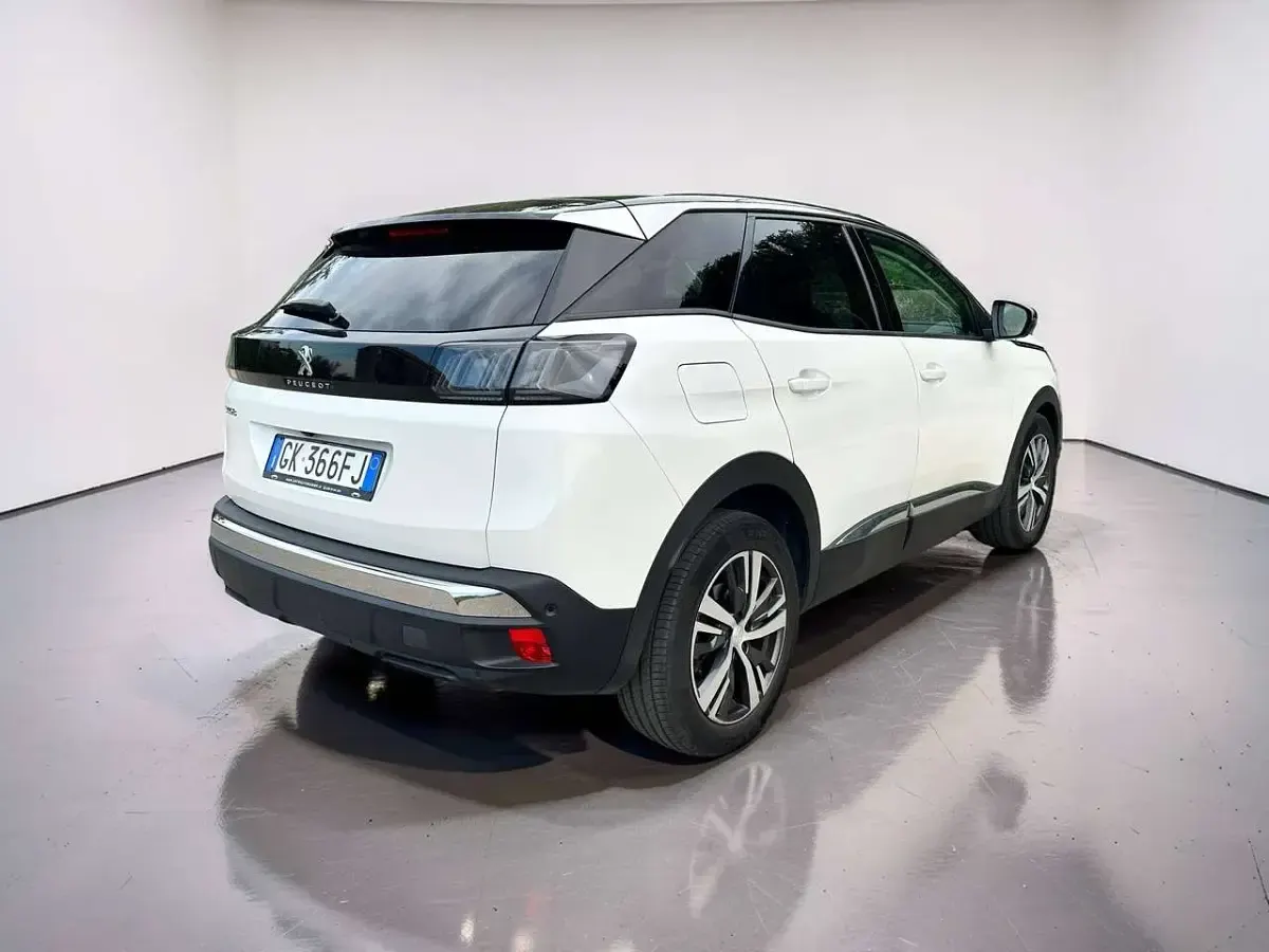 Usata Peugeot 3008 Allure 131 CV (96 kW) 2022 Bianco SUV