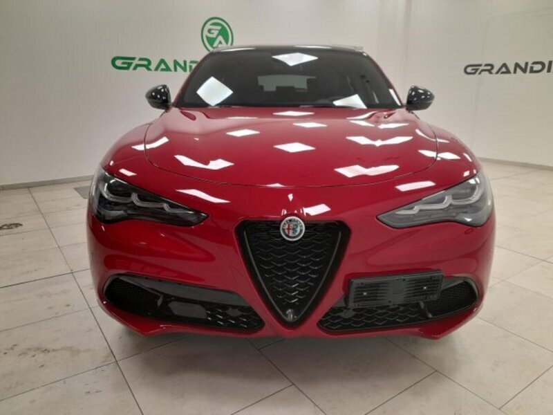 Usato 2023 Alfa Romeo Giulia 2.1 Diesel 211 CV (62.300 €)