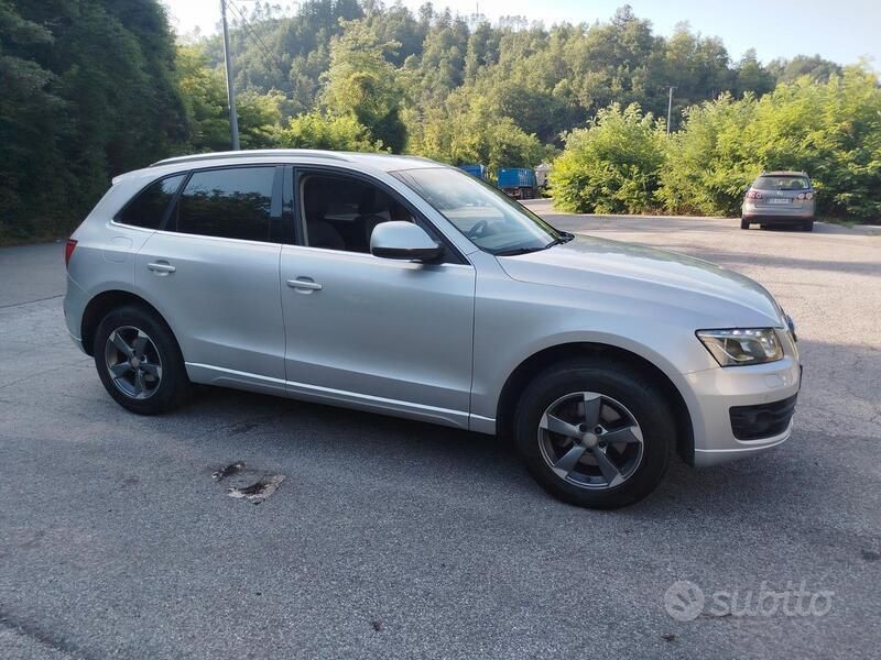 Usata Audi Q5 Ambiente 143 CV (105 kW) 2010 Grigio SUV
