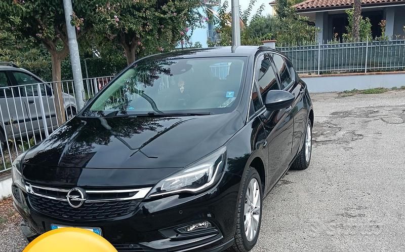 Usata Opel Astra Innovation 110 CV (80 kW) 2018 Nero Berlina