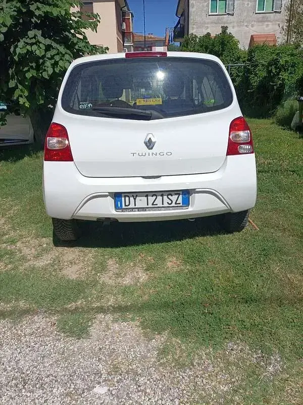 Usata Renault Twingo Dynamique 58 CV (42 kW) 2009 Bianco Utilitaria