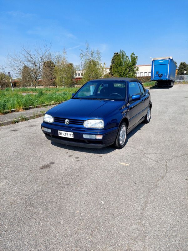 Blu Usata 1996 VW Golf Cabriolet Cabrio | 7000 € - Immagine 1/4