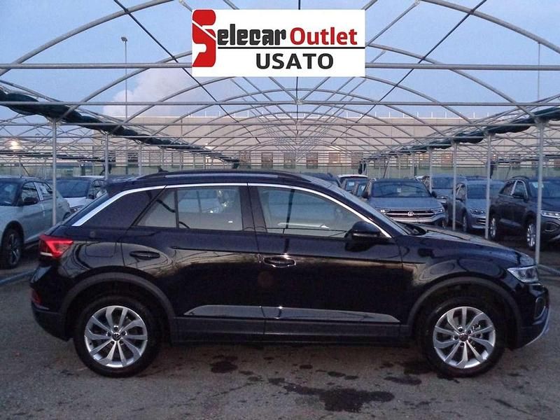 Usata VW T-Roc Life 116 CV (85 kW) 2022 Nero SUV
