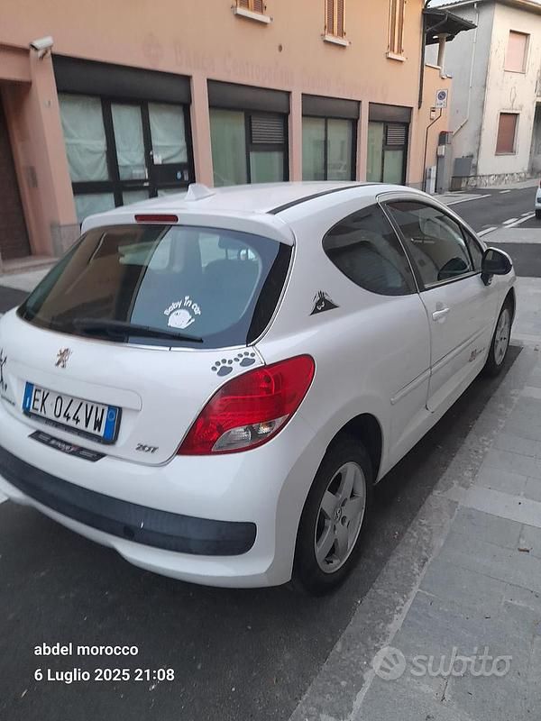 Usata Peugeot 207 75 CV (55 kW) 2011 Bianco Coupé