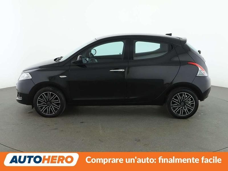 Usata Lancia Ypsilon Silver 71 CV (52 kW) 2023 Nero Utilitaria