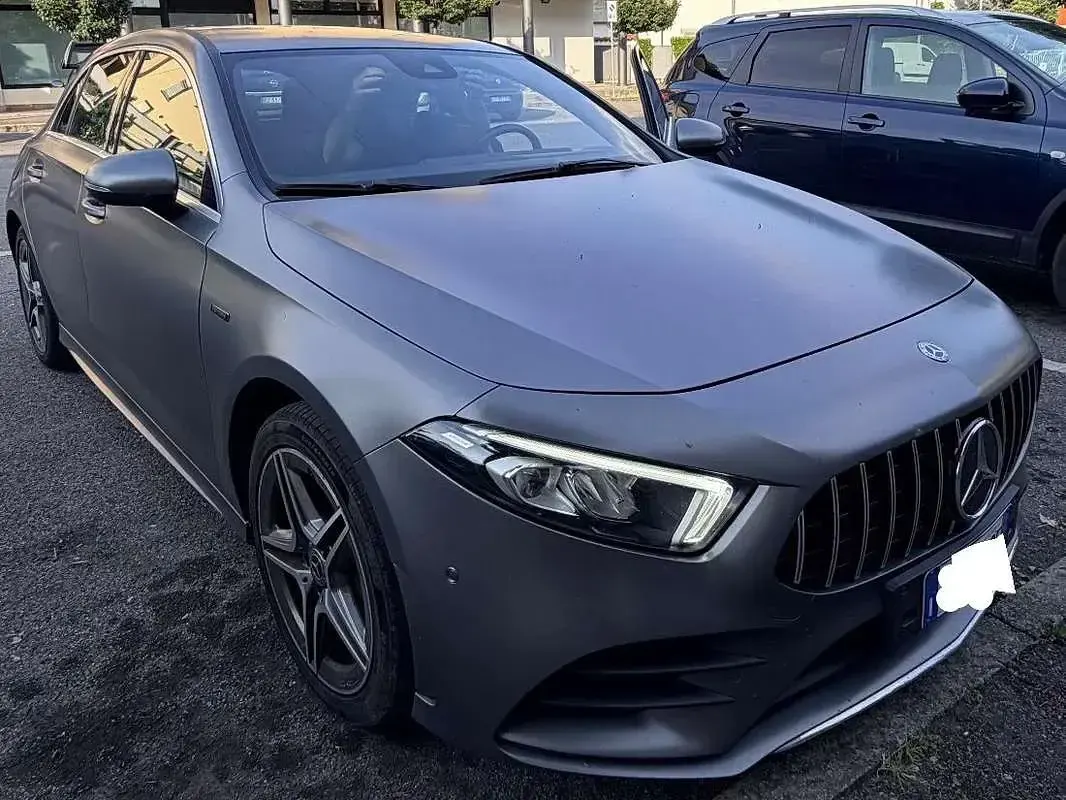 Usata Mercedes A250 AMG line 218 CV (160 kW) 2020 Grigio Berlina