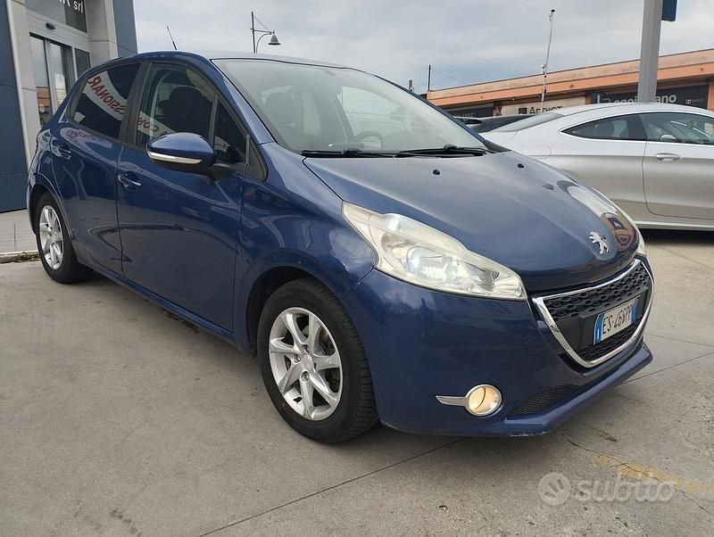Usata Peugeot 208 Allure 68 CV (50 kW) 2013 Blu Utilitaria