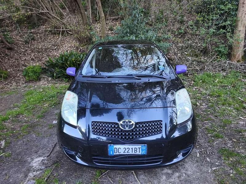 Usata Toyota Yaris Sol 69 CV (50 kW) 2006 Nero Berlina