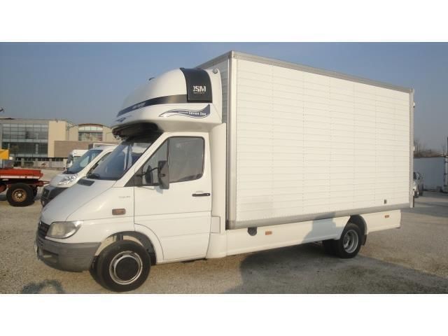 Bianco(met.) Usata 2003 Mercedes Sprinter Furgone | 8990 € (Buon prezzo) - Immagine 1/4
