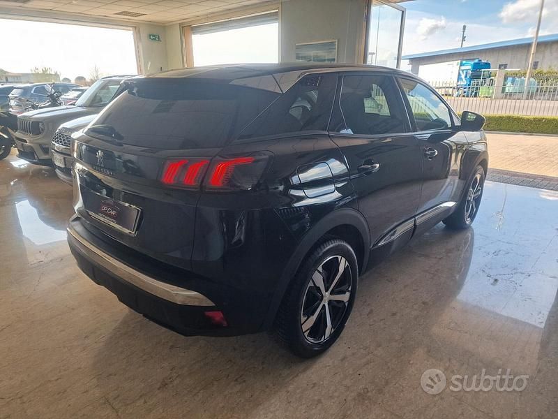 Usata Peugeot 3008 Allure 130 CV (95 kW) 2022 Nero SUV
