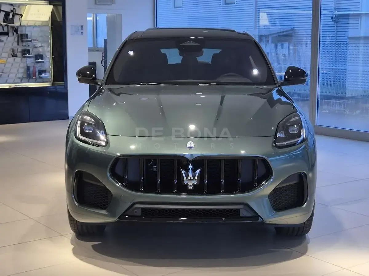 Nuova Maserati Grecale 330 CV (242 kW) 2026 Verde royale SUV