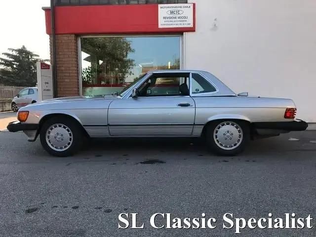 Usata Mercedes SL500 231 CV (169 kW) 1987 Argento metallizzato Cabrio