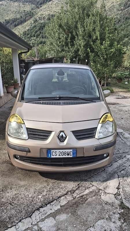 Usata Renault Modus Dynamique 75 CV (55 kW) 2005 Monovolume