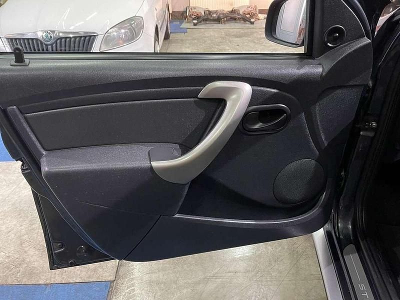 Usata Dacia Sandero Stepway 82 CV (60 kW) 2012 Berlina